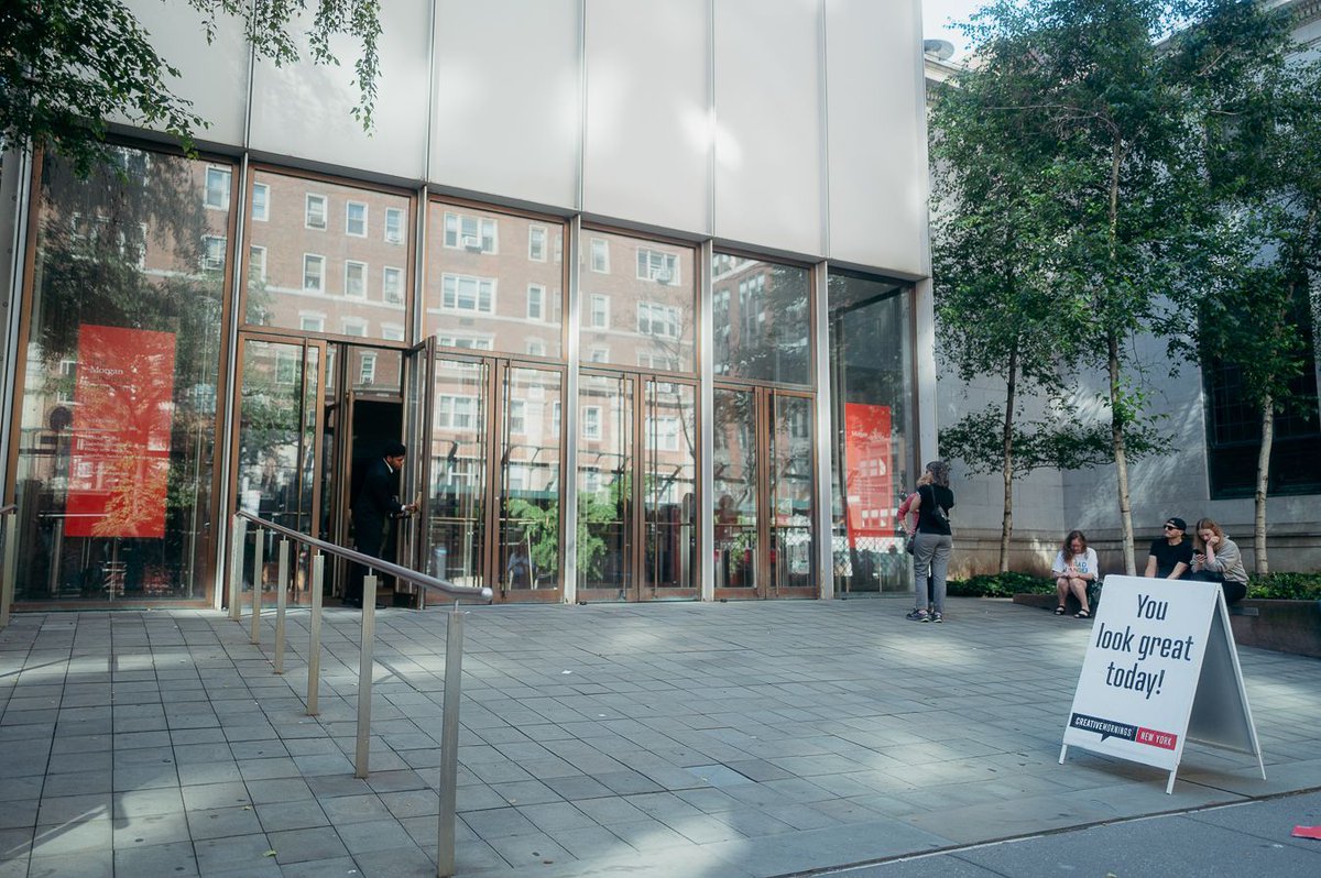 If you were waiting for a sign to subscribe to our newsletter… buff.ly/VPrxkVj