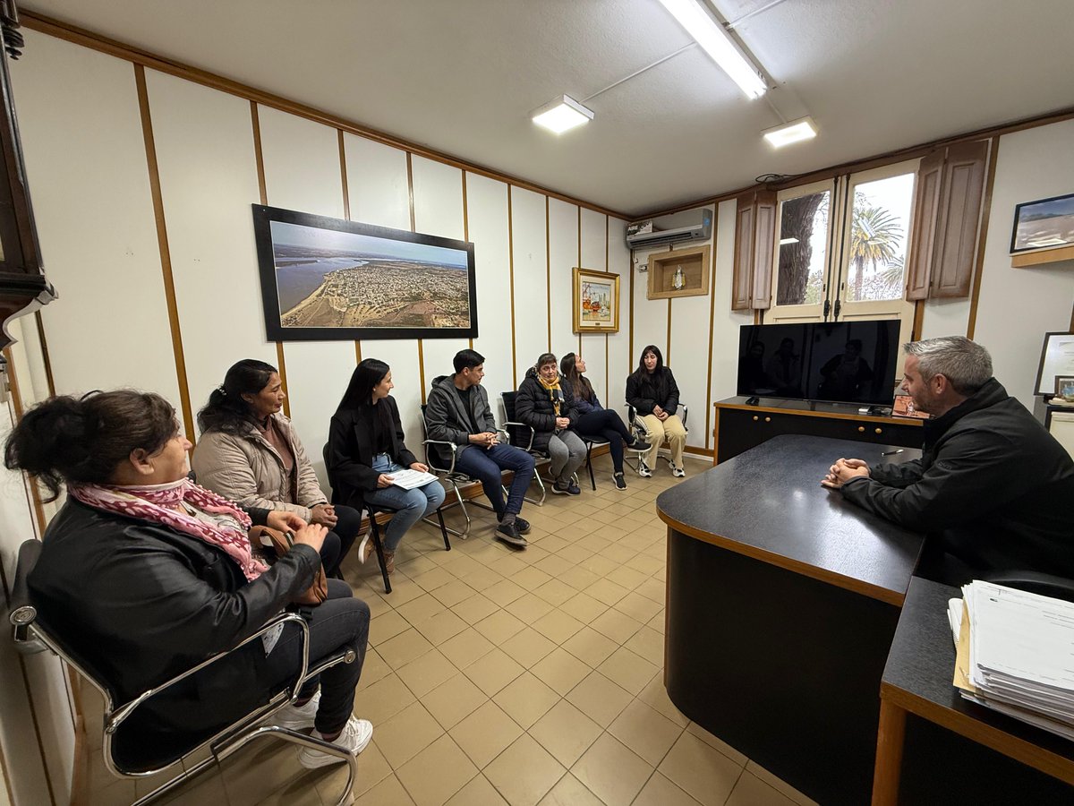 👩🏻‍🔧👩🏻‍🍳 Se realizó una nueva entrega de microcréditos a emprendedoras de #Colón que trabajan en costura, panificación, pastelería y cerrajería. Estos aportes les permitirán adquirir insumos y herramientas para seguir creciendo.

colon.gov.ar/emprendedoras-…