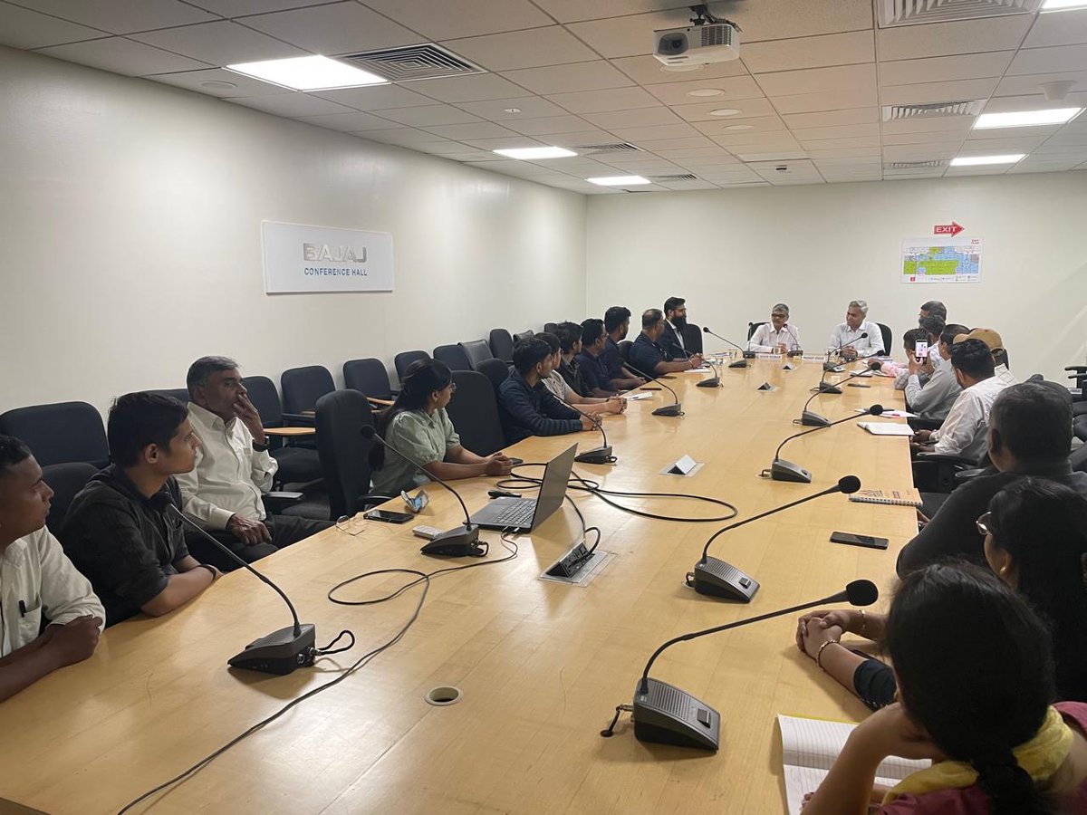 MCCIA_Pune's tweet image. MCCIA welcomed @MihirKumar, CEO Government E Marketplace (GeM), for an engaging session with Pune’s business community on 18th July 2025.
The discussion shed light on the latest initiatives of GeM, including seller registration, tender discovery, and how MSMEs can leverage the…