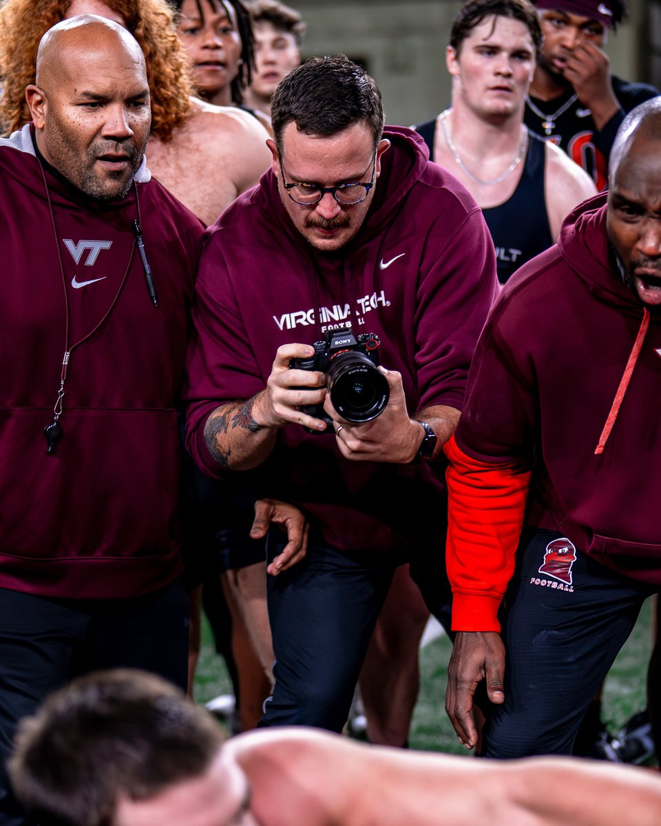 HokiesFB's tweet image. Happy birthday S/O to Senior Director of Creative Media Zach Lantz (@zachvcool) π
#ThisIsHome | #TeamOverMe