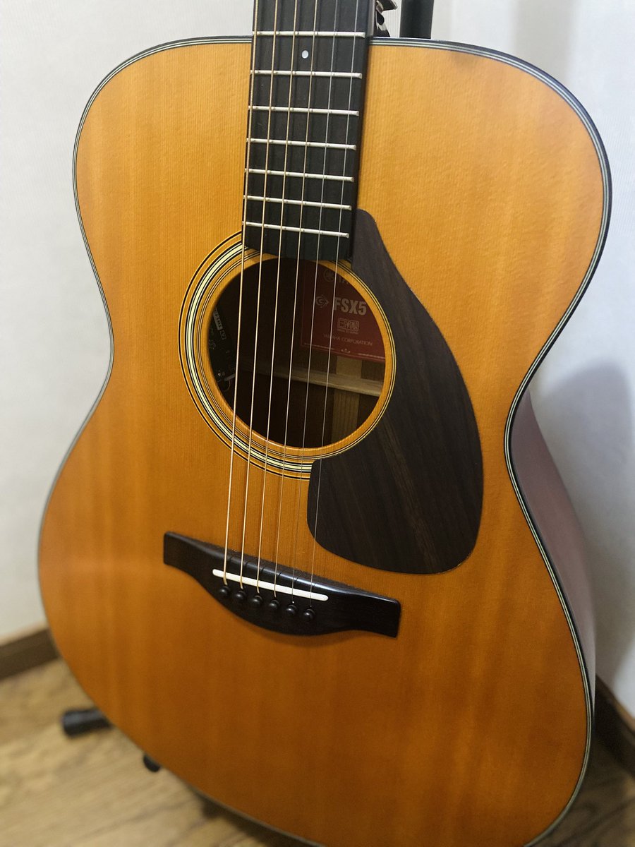guitar_akihiro's tweet photo. 今日も練習でした。
#YamahaFSX5   #SAVAREZstrings https://t.co/SntVFUzjW5