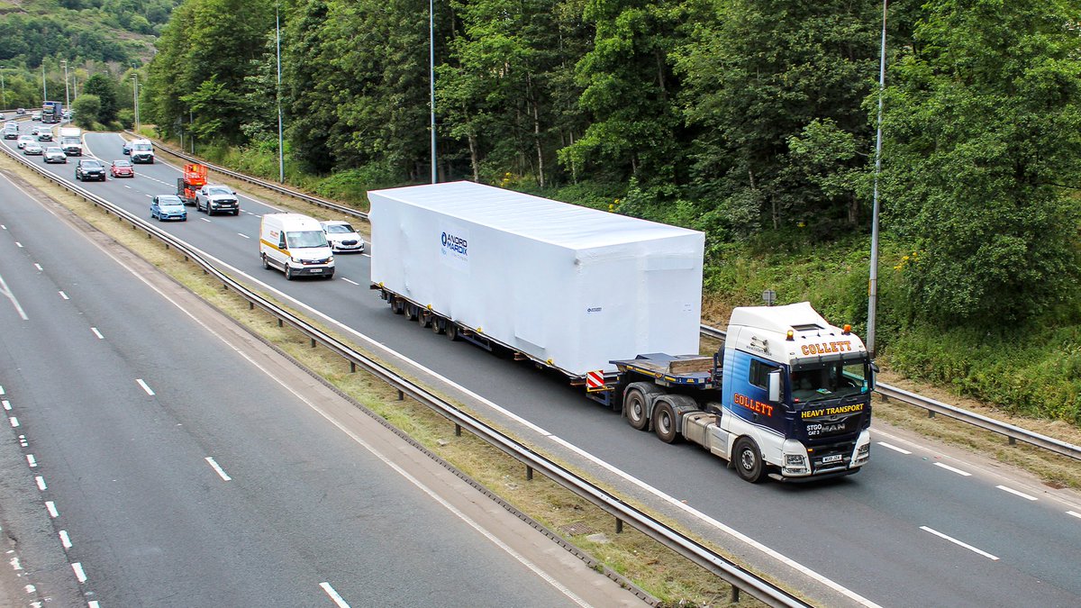 CollettLtd's tweet image. We have transported 6 of 32 modular power pods from @AnordMardix at Blackburn to the Red Kite Data Centre in Slough.

Loaded on 5- and 6-axle step-frame trailers, each movement covers 271 miles from site to site, accompanied by our in-house escort vehicle fleet.

#HeavyTransport