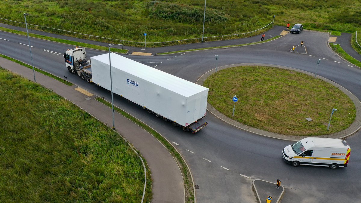 CollettLtd's tweet image. We have transported 6 of 32 modular power pods from @AnordMardix at Blackburn to the Red Kite Data Centre in Slough.

Loaded on 5- and 6-axle step-frame trailers, each movement covers 271 miles from site to site, accompanied by our in-house escort vehicle fleet.

#HeavyTransport