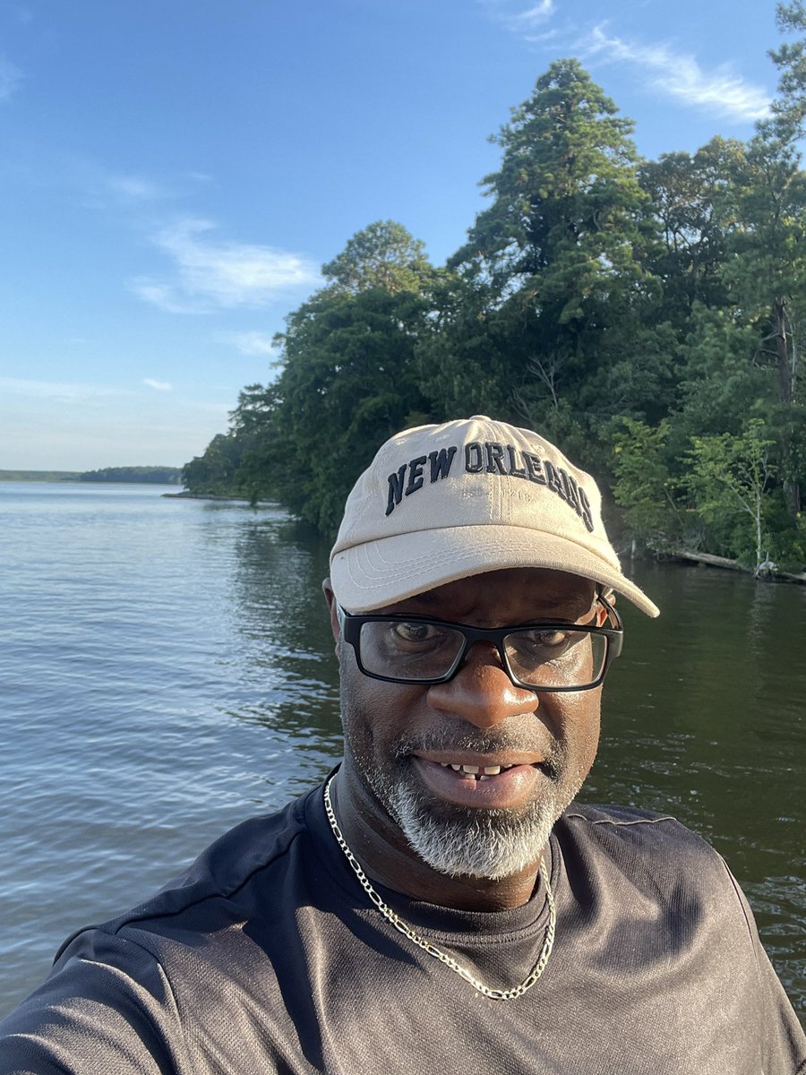The restorative waters of the Rappahannock River has healed my spirit every summer for the last 24 years.  This year on day 2 of my trip I went fishing but caught nothing but solitude. #BeWhereYourFeetAre #BlackBirdThePoet🐦‍⬛