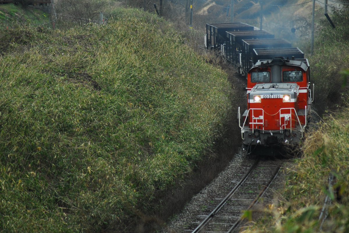 kumorohan's tweet image. いつしか設定もなくなった播但工臨
この時は前後の工臨の関係で
珍しくDD51が牽引で沿線も盛況。
山里に響くDDの音とホキのジョント音。
たまには聞きたくなります。