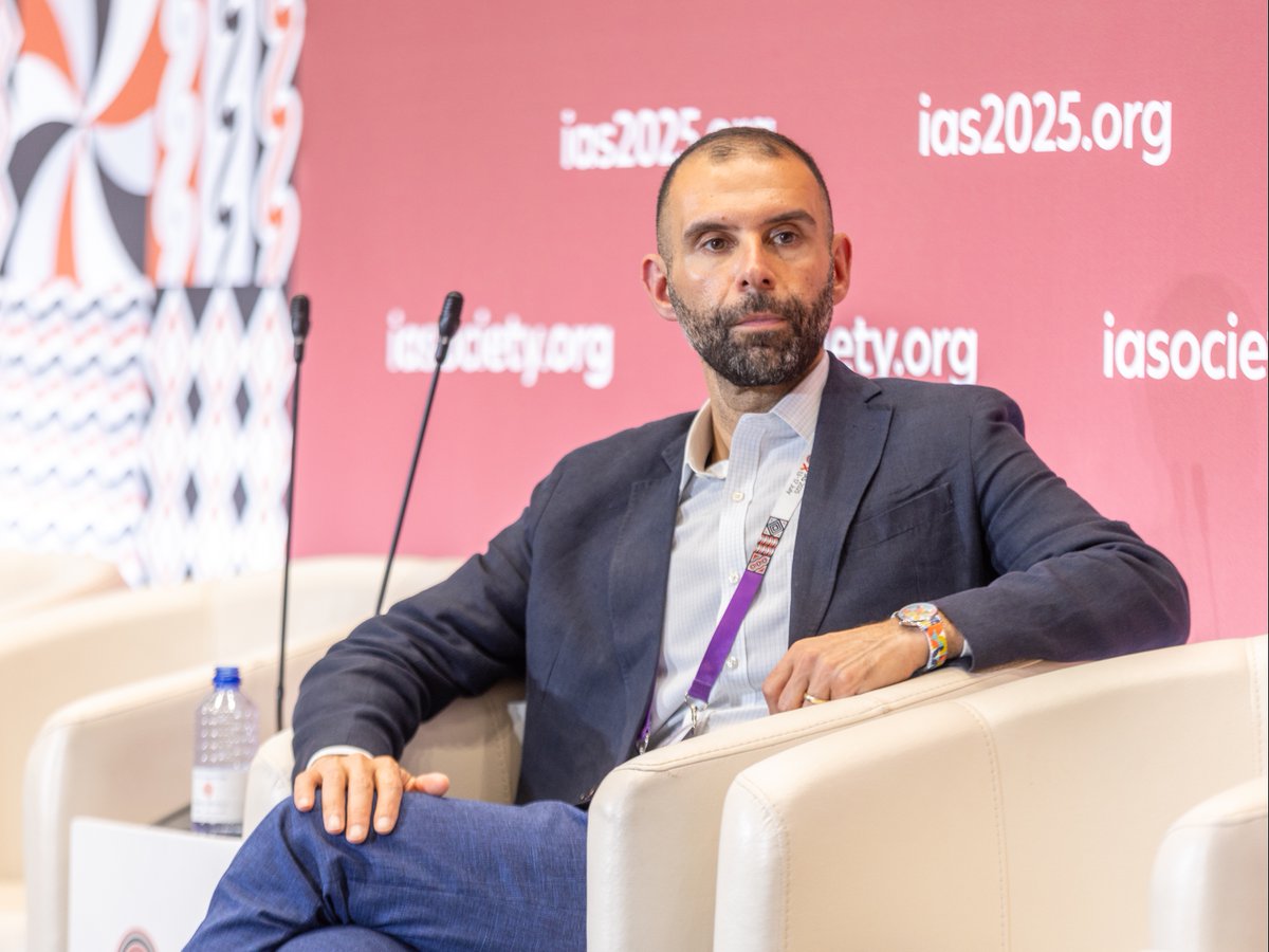 DukeGHI's tweet image. Current 📍: Rwanda
Seen is @JRatevosian, our Hock Fellow, attending the annual @iasociety Conference on HIV Science in Rwanda. He was a panelist for a discussion on “The Role of Artificial Intelligence (AI) in HIV Vaccine Research and Development.”
📸 :Jean Bizimana/IAS