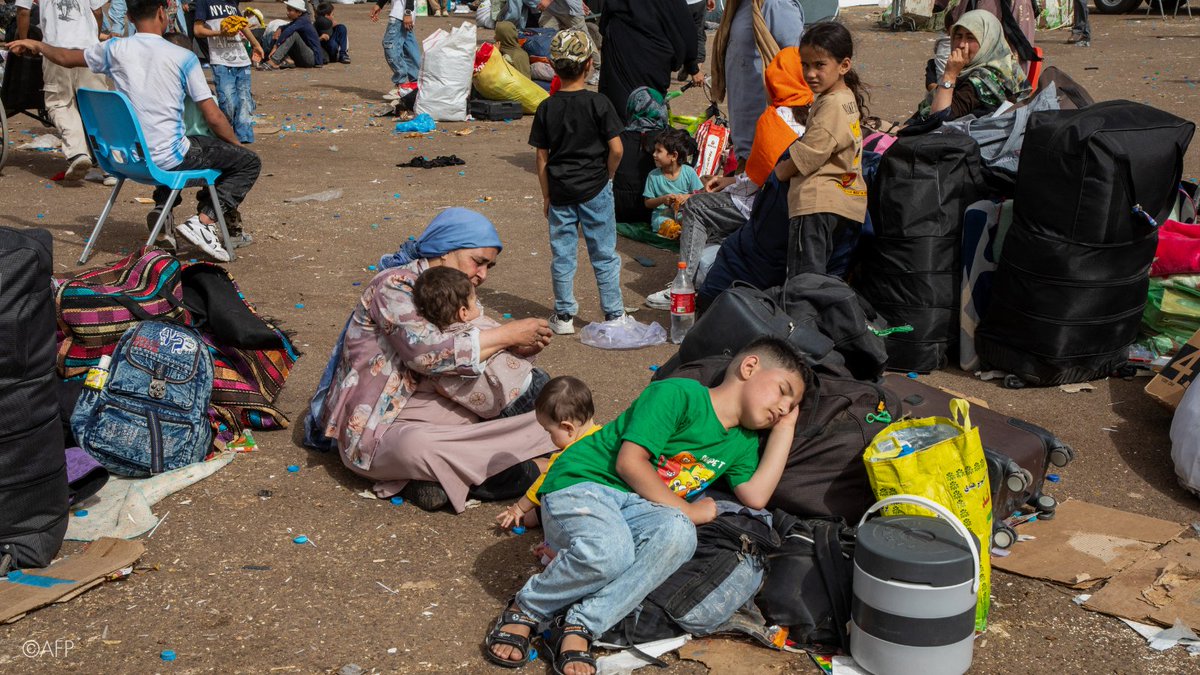 UN_SPExperts's tweet image. UN experts condemn ongoing mass returns of #Afghan nationals – many of them #refugees – from Iran & Pakistan. They call for returns to be halted immediately, saying Afghanistan is not a safe country for returnees since the #Taliban seized control.
ohchr.org/en/press-relea…