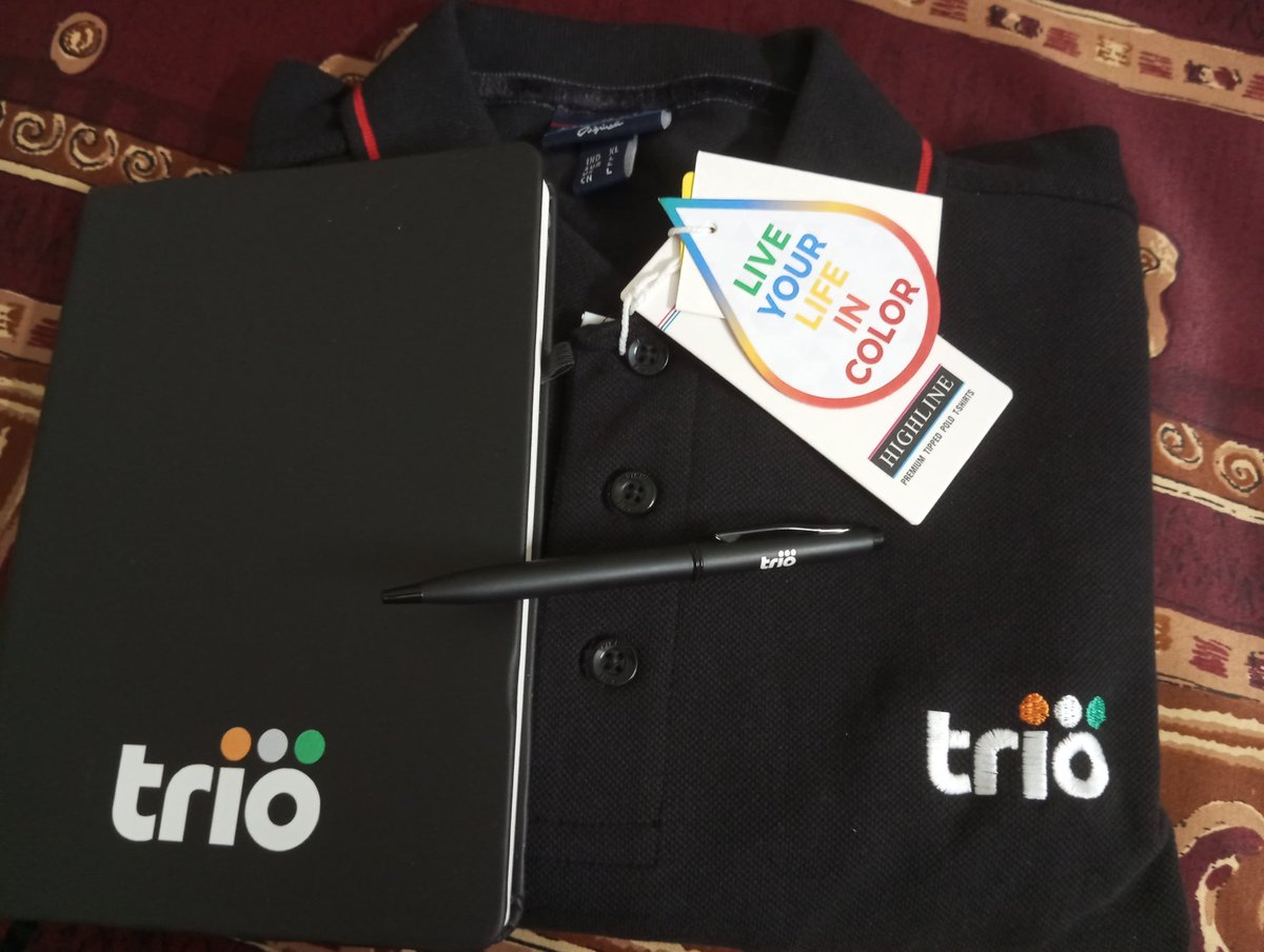 xlsize0bruh's tweet image. Thanks @FamAppByTrio for this wonderful swag! #bugbounty #cybersecurity #hackerone #hackernews