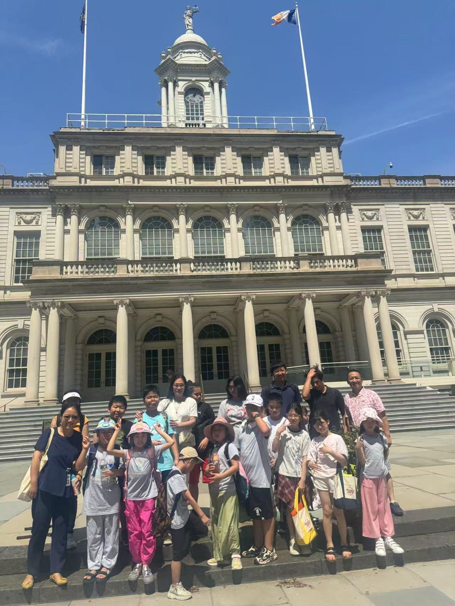 CMSusanZhuang's tweet image. We had our first City Hall Tour this summer. Our young kids spent a warm summer day learning all about local government ❤️
Swipe to the end for our next tour dates!