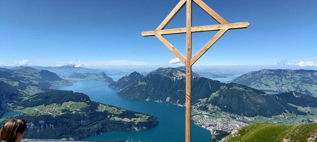 Profiter une dernière fois des montagnes suisses avant notre déménagement à Paris...

Enjoying the Swiss mountains one last time before our move to Paris...