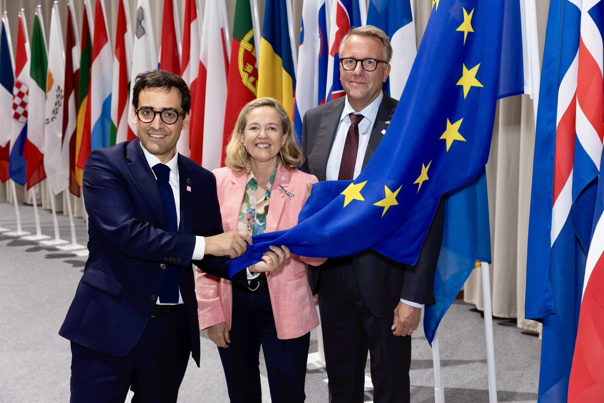 NadiaCalvino's tweet image. Pan-European by design.
Powered by common values.
Together, we’re unstoppable.
@EIB Group 🤝🏻@EU_Commission 🤝🏻@eu2025dk
🇪🇺💙🇩🇰