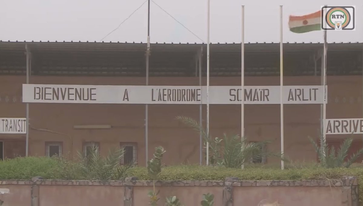 fabsenbln's tweet image. #Niger's🇳🇪 Air Force Dornier 228 (reg. 5U-MBI | #062F0F) flew yesterday morning local time from Agadez (where it stayed overnight) to #Arlit and returned later in the afternoon to Niamey.
