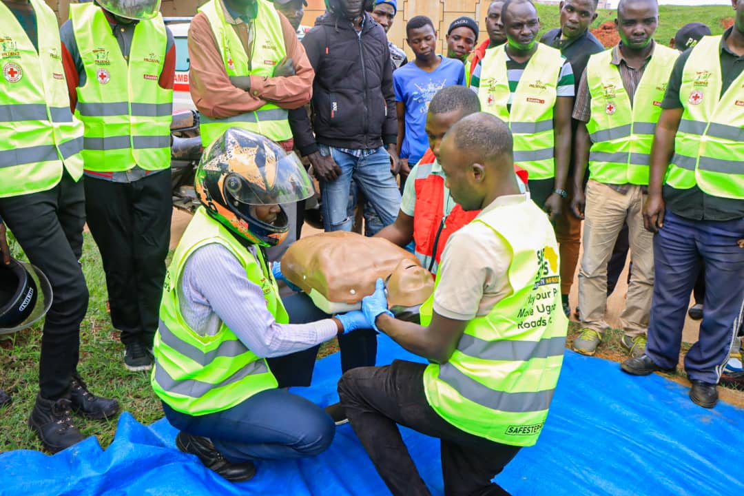 Ug_RedCrossCFA's tweet image. Today, under the #SafeSteps campaign, we successfully trained over 100 boda-boda riders in Kyaliwajjala and Naalya in road safety and first aid skills.
Together, we are building safer roads and more prepared communities.
Thank you to all the riders who showed up and took the…