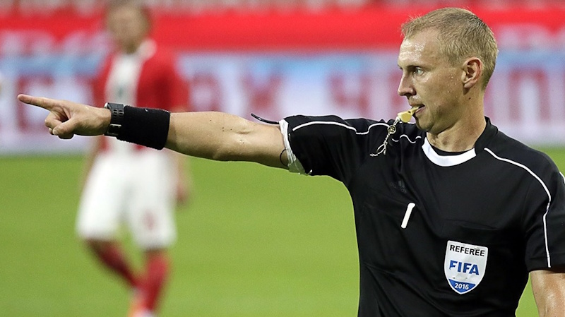 SportWinCZweb's tweet image. VAR tiše zasáhne, rozhodčí to nahlas vysvětlí. Česká liga testuje novou transparentnost dlvr.it/TLzwcn #fotbal #VAR #ČeskáLiga #rozhodčí