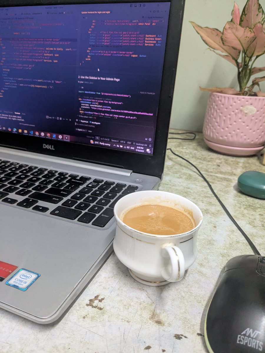 YatiKasera's tweet image. Coding mode on #ATWORK #burnout #chaiorcode