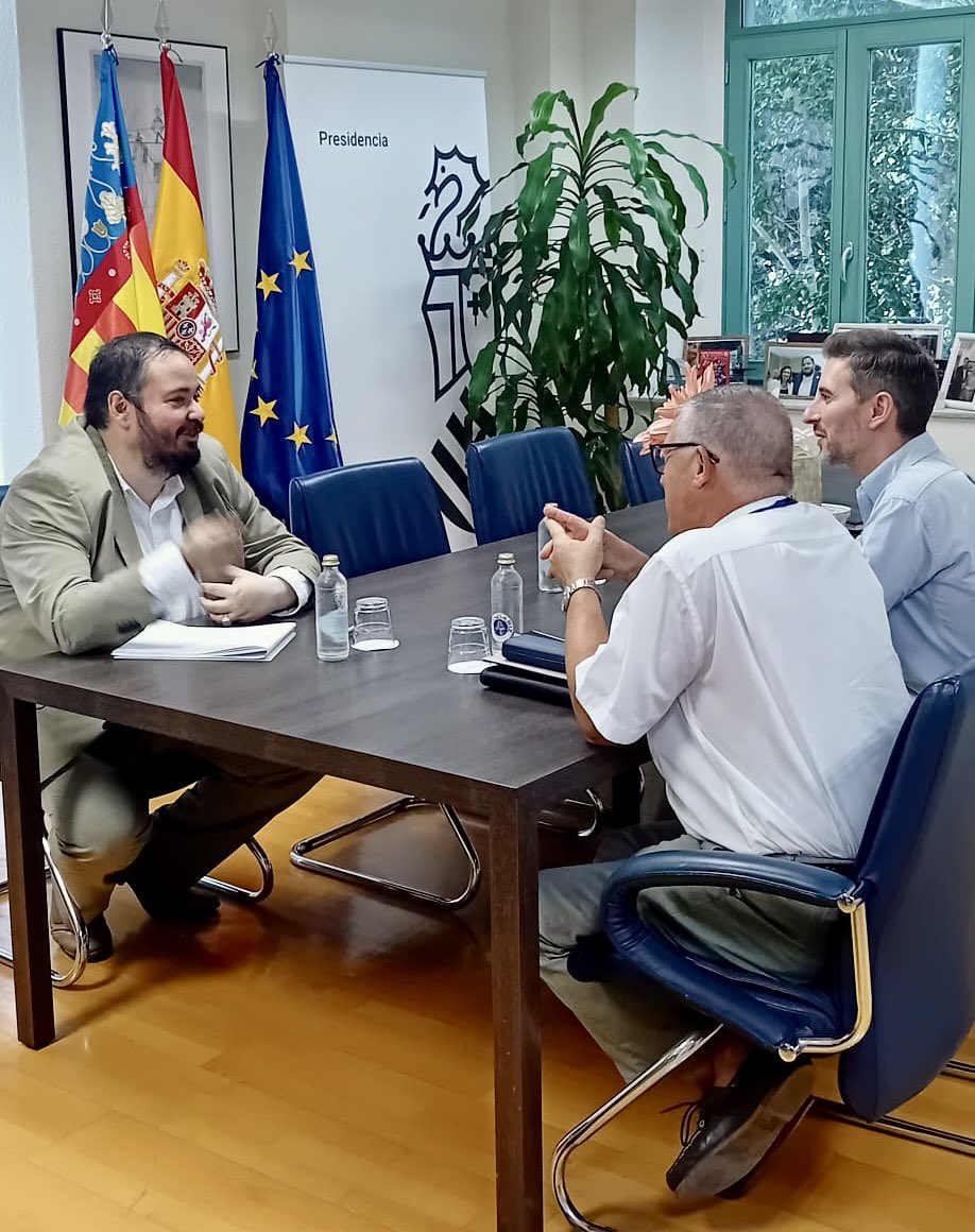 GVA Gobierno Abierto (@gvagovernobert) on Twitter photo 🤝El DG de Transparencia y Participación, @josestarrega, se reúne con el Defensor del Ciudadano de Gandía, Juan Miguel Lloret, y el secretario de la mesa de <a href="/cortsval/">Corts Valencianes</a>, Víctor Soler, para abordar el papel de los defensores del pueblo de ámbito local. 🏛️👥
#ParticipaciónCiudadana 🤝El DG de Transparencia y Participación, @josestarrega, se reúne con el Defensor del Ciudadano de Gandía, Juan Miguel Lloret, y el secretario de la mesa de <a href="/cortsval/">Corts Valencianes</a>, Víctor Soler, para abordar el papel de los defensores del pueblo de ámbito local. 🏛️👥
#ParticipaciónCiudadana