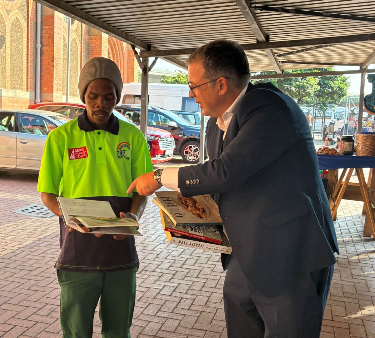 IrlAmbRSA's tweet image. Always a pleasure to visit Durban. Great to do the Irish Tech Challenge showcase; visit the @DenisHurleyDBN and launch the 5th volume Africa, Ireland and Beyond with @UKZN and ISAA Durban and visit @ACCORD_online this week.