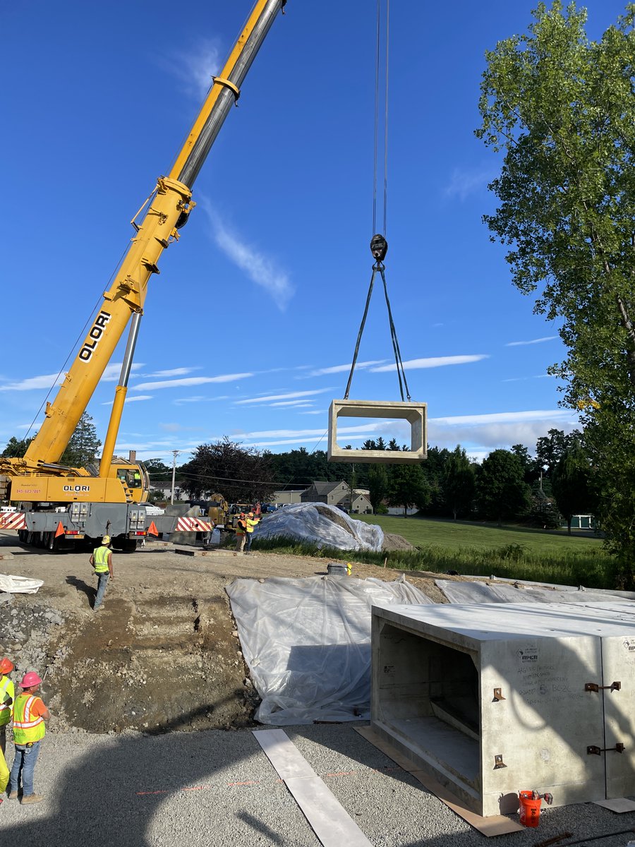 NYSDOTHV's tweet image. Rt 17K, Montgomery
Ever wonder what happens beyond the barriers🚧on a culvert project? 
Old culverts are removed and cranes🏗️are often brought in to move precast culvert pieces into place- Stay tuned for more.

Safety is our top priority-Never enter closed construction sites!