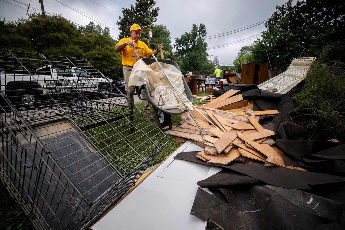 nc_missions's tweet image. For the next two weeks we are pushing to get as many volunteers as possible to finish up the mud out/tear out jobs in Durham after Tropical Storm Chantal. We have lodging, meals, showers and laundry for you. Sign up here: docs.google.com/forms/d/e/1FAI…