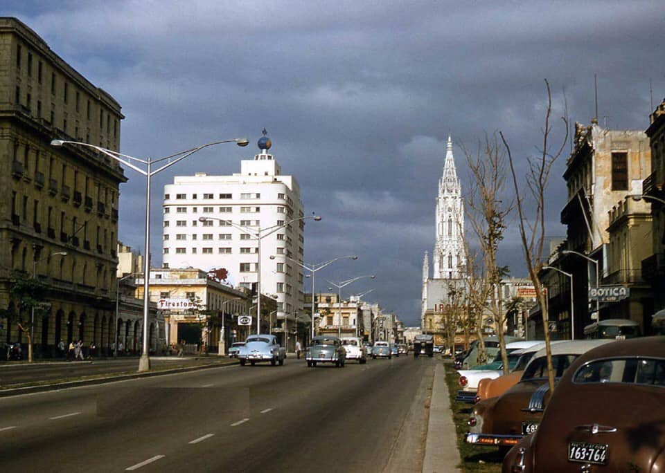 🇨🇺 Así fueron alguna vez las calles de #LaHabana #Cuba :
Obispo / San Rafael / Mercado Único, Cuatro Caminos / Carlos III 👇