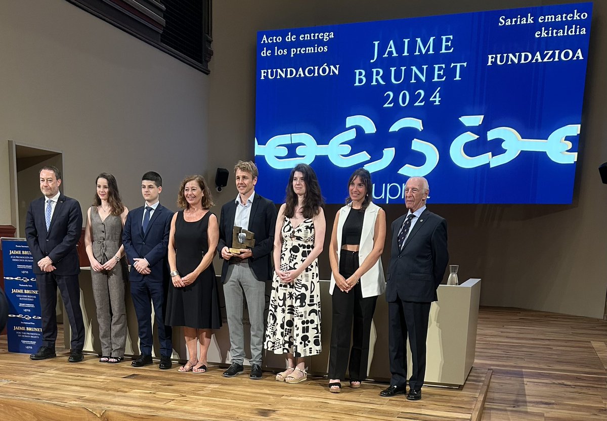 Un placer haber participado en la entrega de los Premios Jaime Brunet. Los derechos humanos y la solidaridad en el foco de los mismos; una visión y preocupación que compartimos desde <a href="/geroabai/">Geroa Bai</a>
Giza eskubideak jomuga ikasleen lanetan, eta elkartasuna, saria jaso duen GKEn.