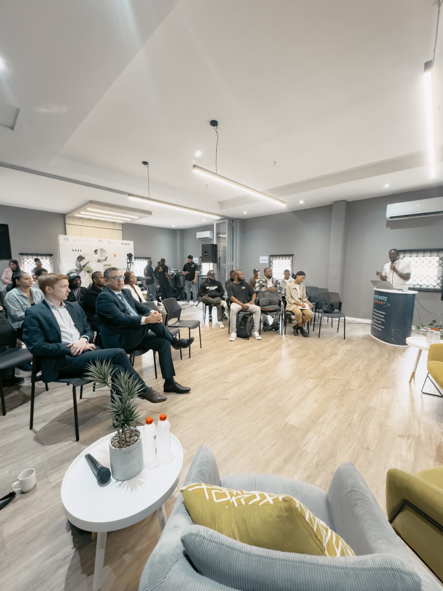 TshimologongIT's tweet image. The #IrishTechChallengeSA2025 information session in Durban brought the heat innovation, ambition & global collaboration in action!
Missed it? Catch the replay: youtu.be/XtGkCdx-6QI
Apply now: irishtechchallenge.co.za
#ITCSA25 #TechForGrowth #Collaboration #WitsForGood