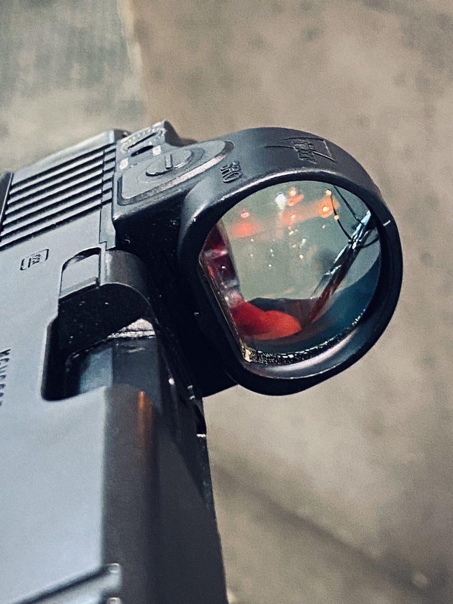x115xtaylor's tweet image. trijicon sroをコンクリートの床に落として割ってしまいました😫
果たして修理できるのでしょうか、、