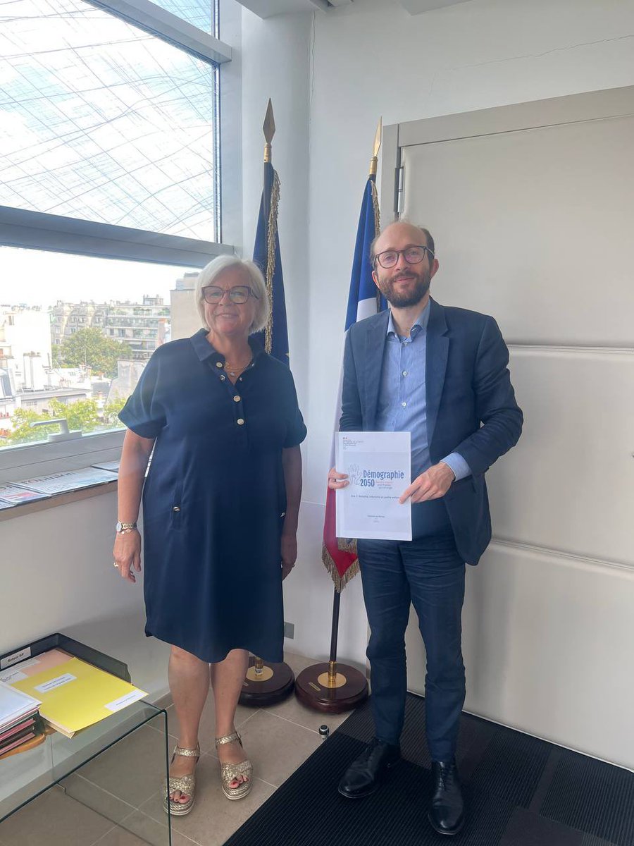 Jérémie Patrier-Leitus (@jpatrierleitus) on Twitter photo 🚨Le vertige démographique auquel la France fait face est un défi majeur pour notre modèle social, économique.
🤝Des échanges nourris avec <a href="/CaVautrin/">Catherine Vautrin</a> cet après-midi autour de son Plan 2050 et de la mission d’information que nous portons avec les <a href="/DeputesHorizons/">Députés Horizons & Indépendants</a> à l’Assemblée. 🚨Le vertige démographique auquel la France fait face est un défi majeur pour notre modèle social, économique.
🤝Des échanges nourris avec <a href="/CaVautrin/">Catherine Vautrin</a> cet après-midi autour de son Plan 2050 et de la mission d’information que nous portons avec les <a href="/DeputesHorizons/">Députés Horizons & Indépendants</a> à l’Assemblée.