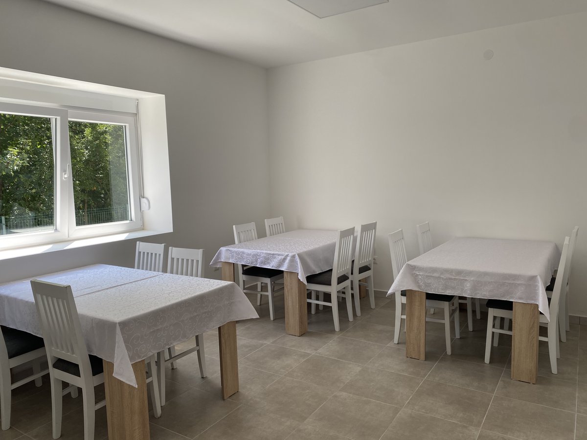 UNDP_Montenegro's tweet image. 🟣 Together with @MSSDCrneGore and @OpstinaBerane , we opened a new Day Care Centre for elderly & adults with disabilities.
The centre, with a capacity for 1️⃣5️⃣users, offers dignity, safety & independence – close to home.
➡️ One more step towards inclusive communities for all.