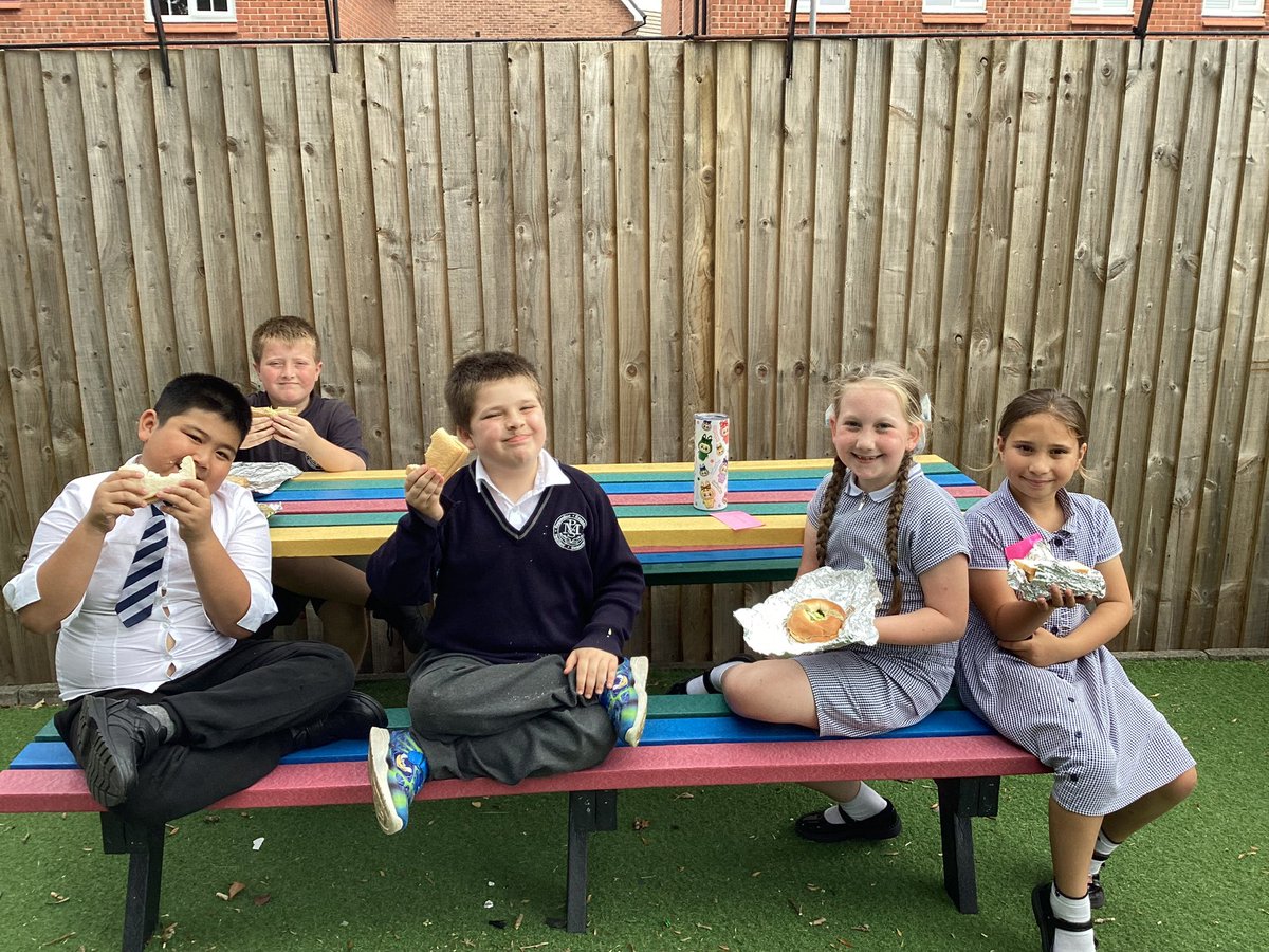 This half term in DT, #Class32 designed their very own healthy sandwich. Today we got to make them and enjoy a sandwich picnic 🥪 <a href="/MonksdownMakes/">MonksdownMakes</a>