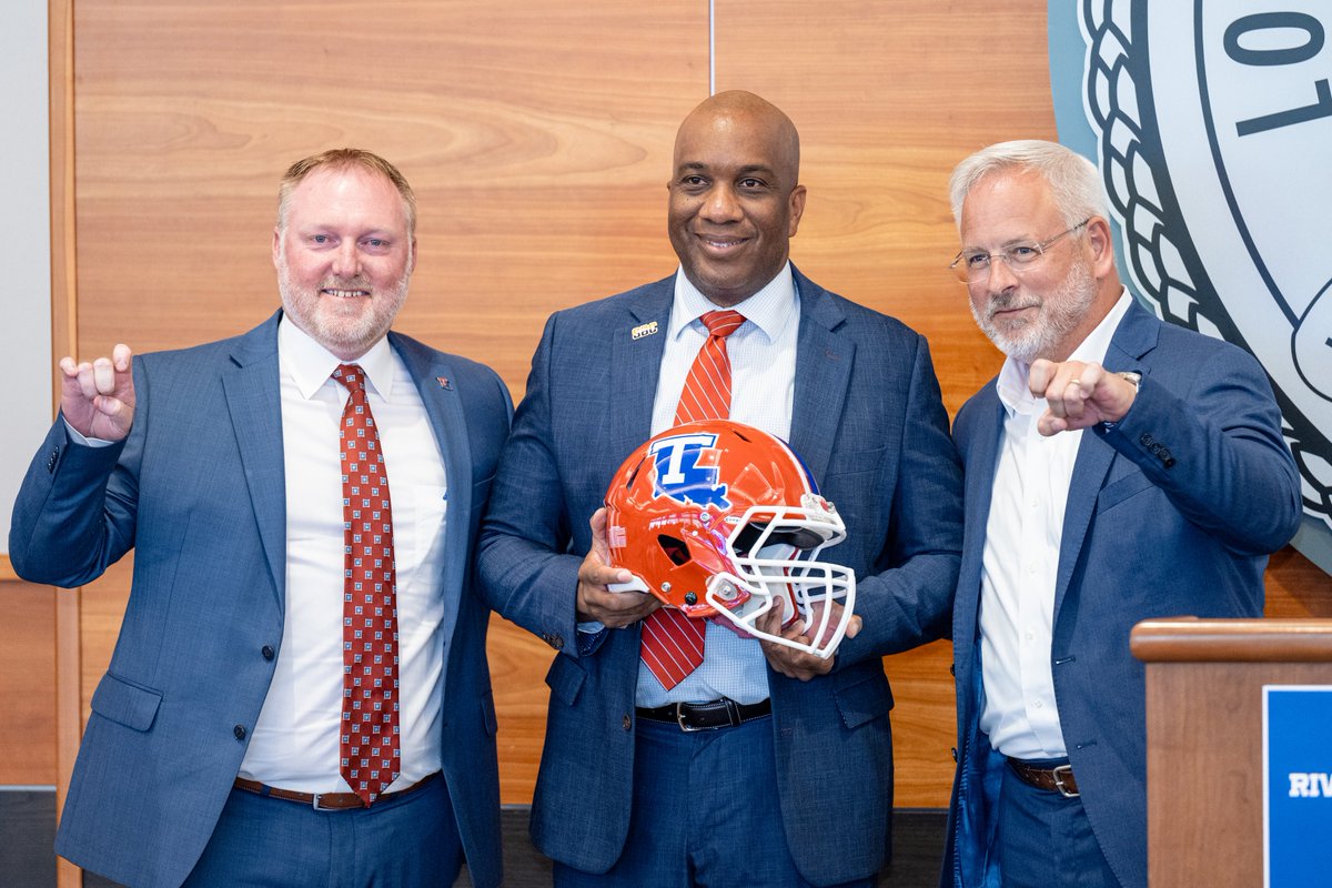BelinsonMatt's tweet image. Busy week in Ruston as #LATech moves to the Sun Belt. Here's what you need to know⬇️
- Sun Belt, Tech tout regionality: bit.ly/44CHyFd
- Administrators react: bit.ly/40Wcv4U
- Coaches react: bit.ly/45hWcRB
- @LATechBSB benefits: bit.ly/4lZgxSb