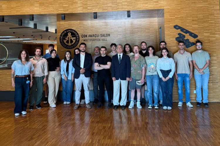 HaberDenizde's tweet image. PRÜ ve Sanmar’dan staj iş birliği

Piri Reis Üniversitesi ile SANMAR ve Artı Mühendislik iş birliğinde düzenlenen CADMATIC programı uygulamalı yaz stajı başladı.

haberdenizde.com/denizde-gundem…

#ArtıMühendislik #stajprogramı
#PiriReisÜniversitesi #Sanmar #sektörelyetkinlik