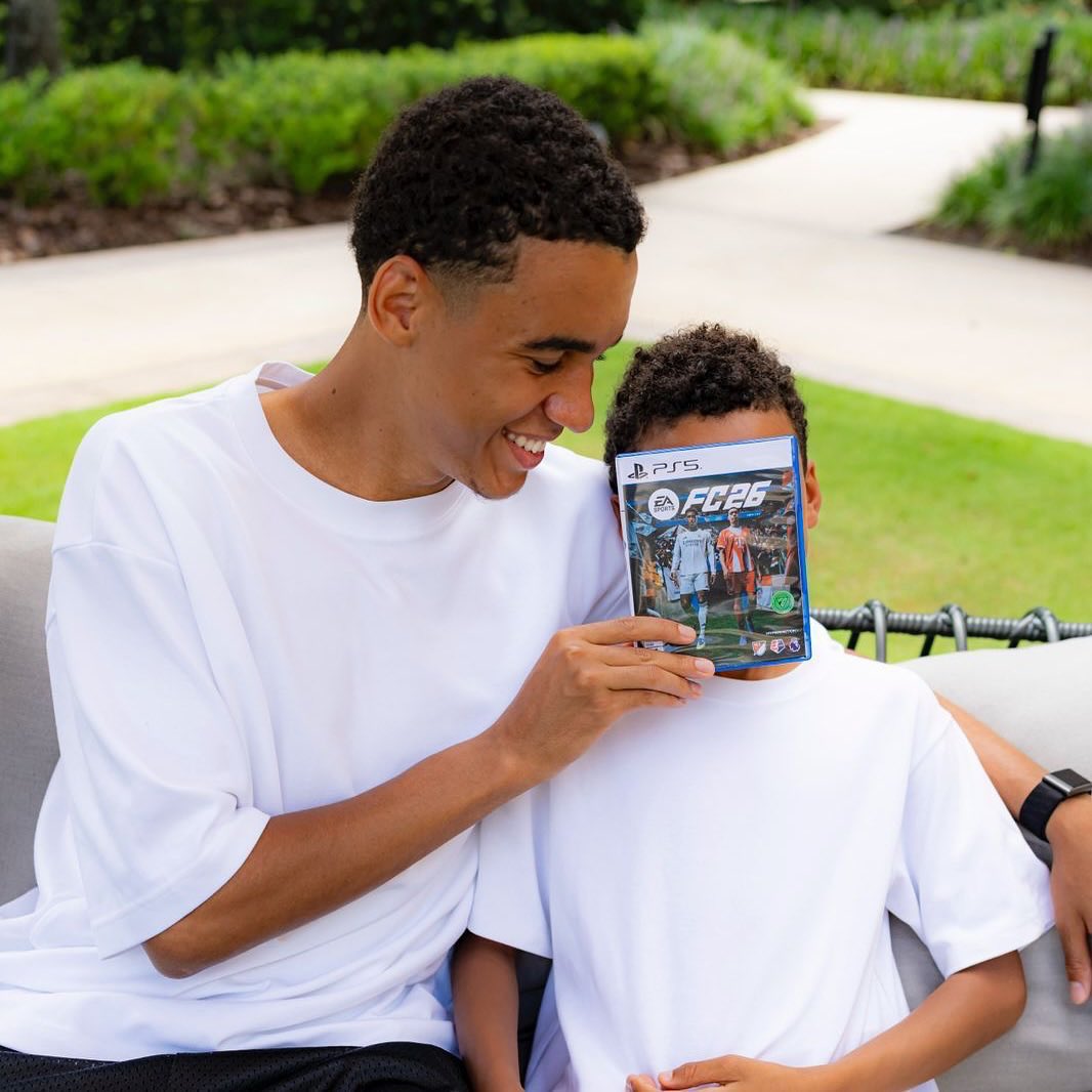 MusialaOOC's tweet image. Jamal Musiala with this brother.