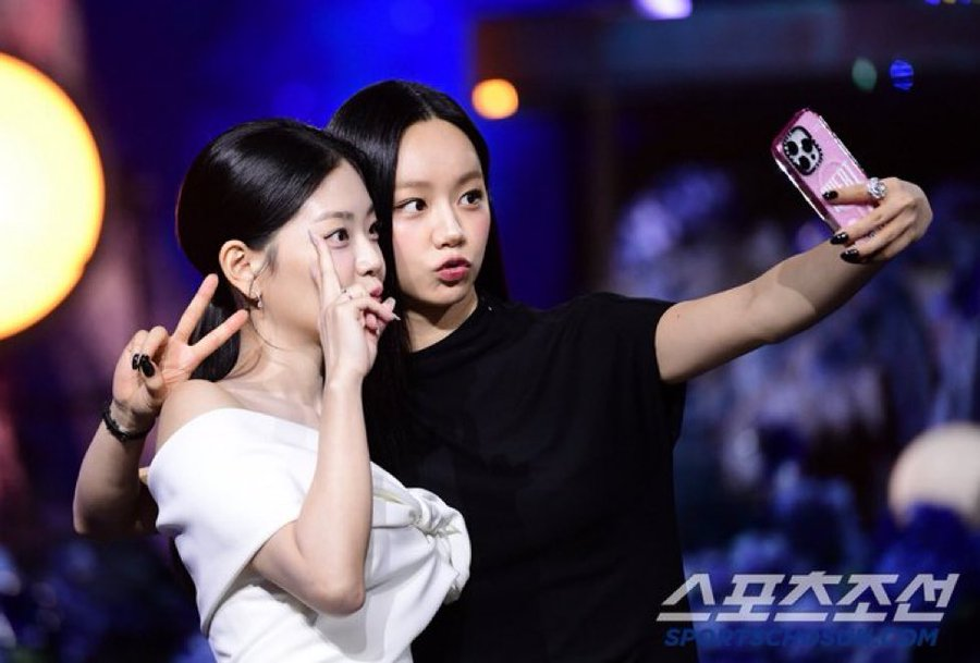 유플러스모바일티비가 뭔데 하던 시절이 엊그제같은데 둘이 청룡을 같이 가다니....이건 시즌2 나와야만