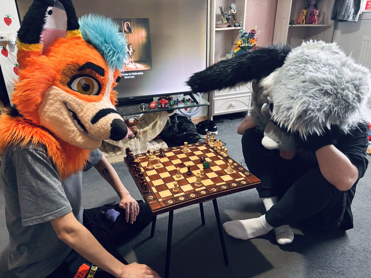 Fennick_FireFox's tweet photo. Just some dumb animals playing chess♟️

🩶 @cigbyte 
🩷 @Melody_Floof https://t.co/IloA5lqGfc