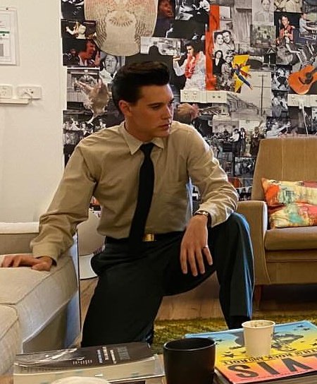 ab_collection_'s tweet image. this look will never not serve
