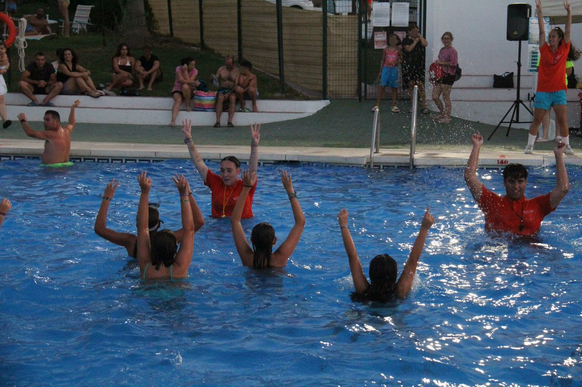 Ayto_Cartama's tweet image. Gran éxito de ‘Mójate en la noche’ en la piscina de Cártama Pueblo 💦
👋🏻 Entradas para la edición en la piscina de Estación de Cártama ¡AGOTADAS!
#Cártama #verano2025 #ocio