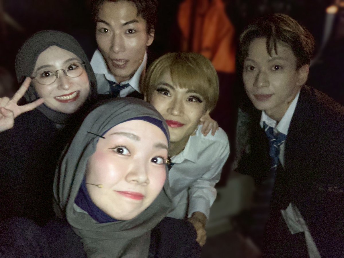 s_msmc0414's tweet image. 『ジェイミー』👠
本日も2公演ありがとうございました!
明日は13時半公演、よろしくお願いします!
東京折り返し、残りの公演も日々新鮮にみんなと楽しみにます!
今日のマチネ組ショット📷