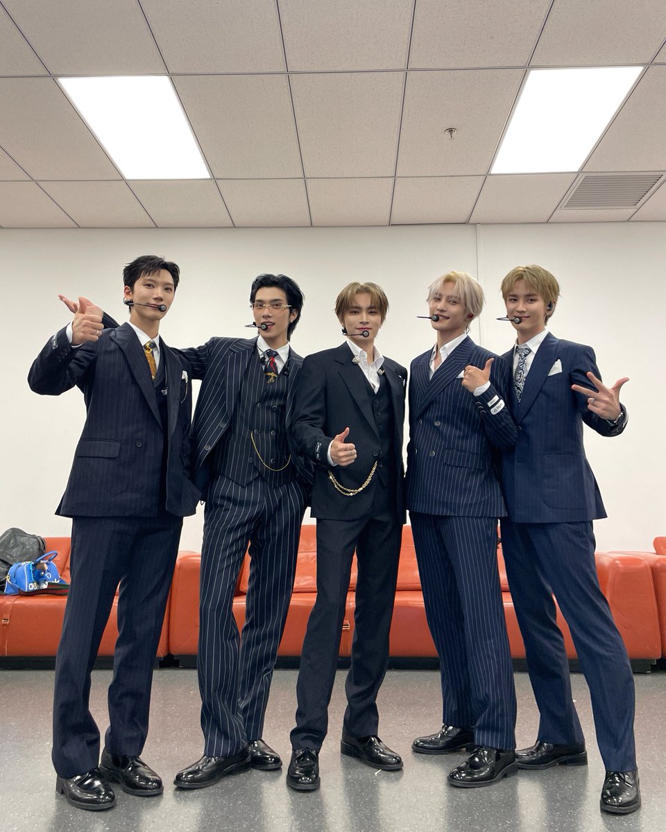 WayV 【BIG BANDS】 SHOWCASE in BEIJING 

#WayV #威神V #BIGBANDS
#WayV_BIGBANDS