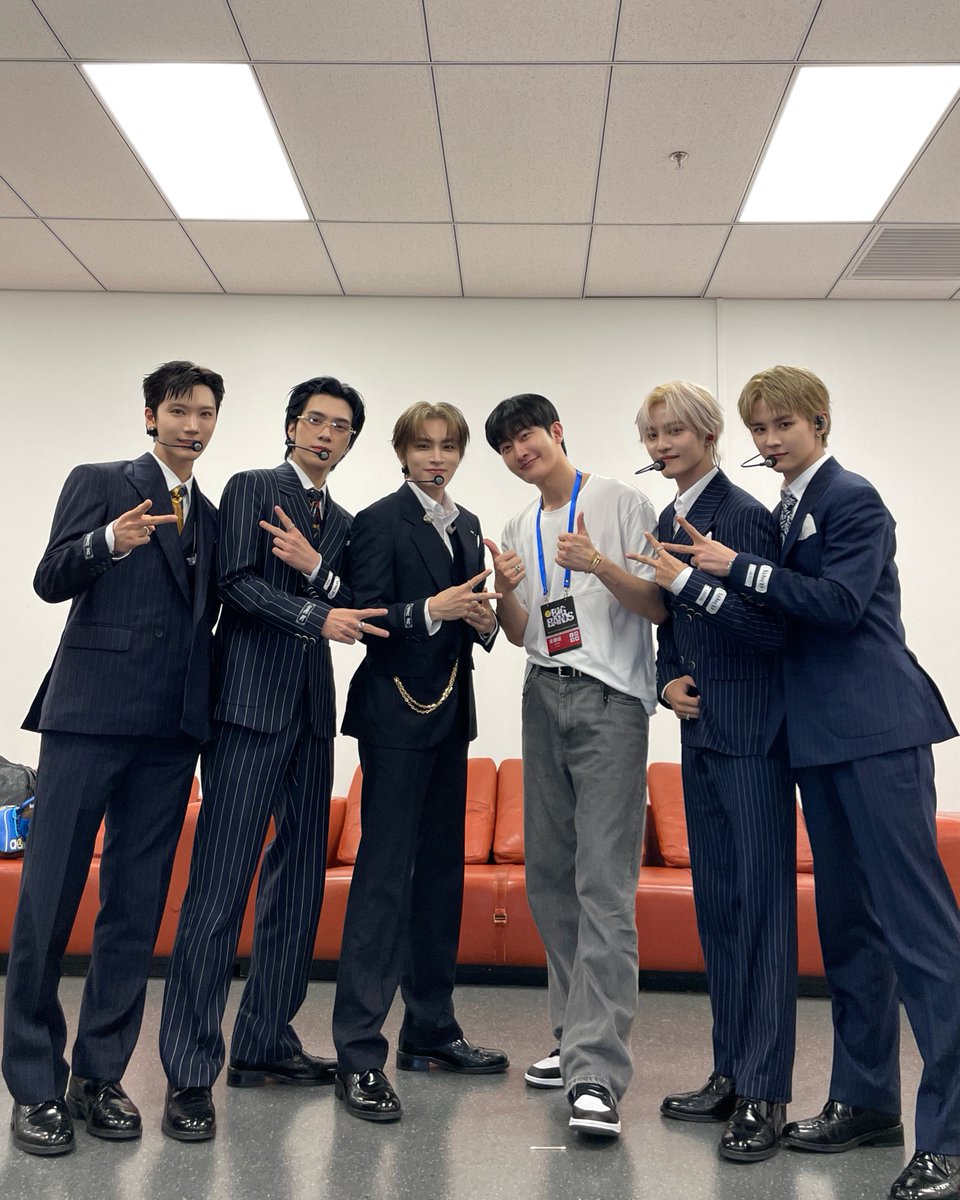 #ZHOUMI 선배님 BIG BANDS에 오신 걸 환영합니다🎷

#WayV #威神V #BIGBANDS
#WayV_BIGBANDS