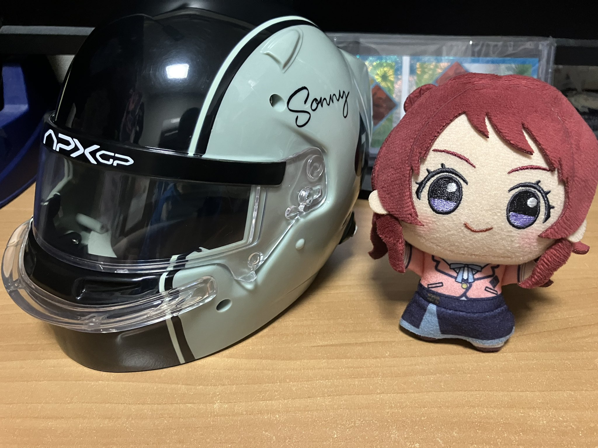 海外購入　F1 THE MOVIE エフワンザムービー　ヘルメットフィギュア新品 海外購入 F1 THE MOVIE エフワンザムービー ヘルメット