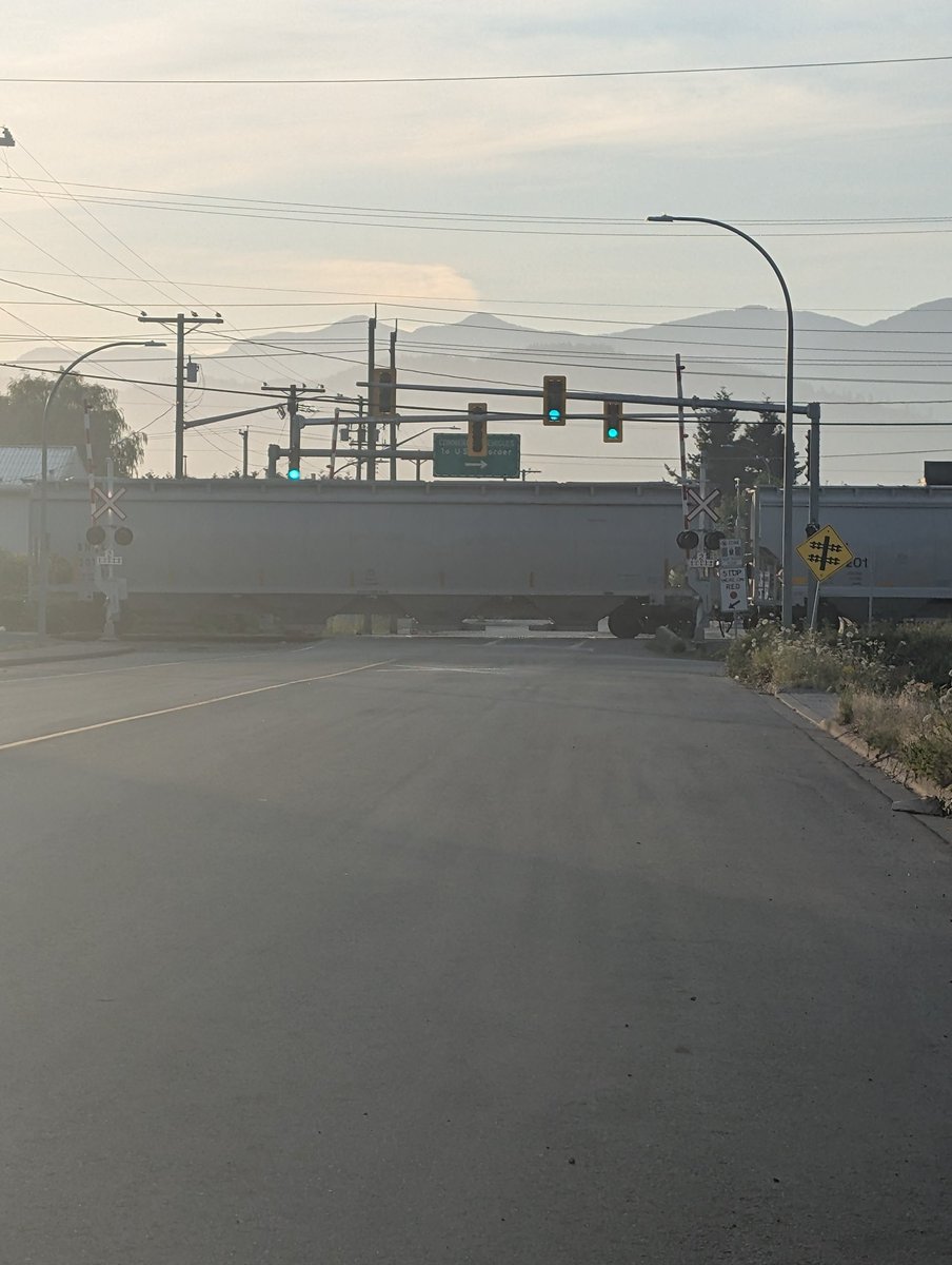 UPDATE Road Closure - Train Derailment 

4th Ave remains closed this morning from West Railway to the commercial vehicle entrance for the Sumas border crossing. Access to the commercial vehicle entrance is not impacted. No injuries have been reported. This road closure is