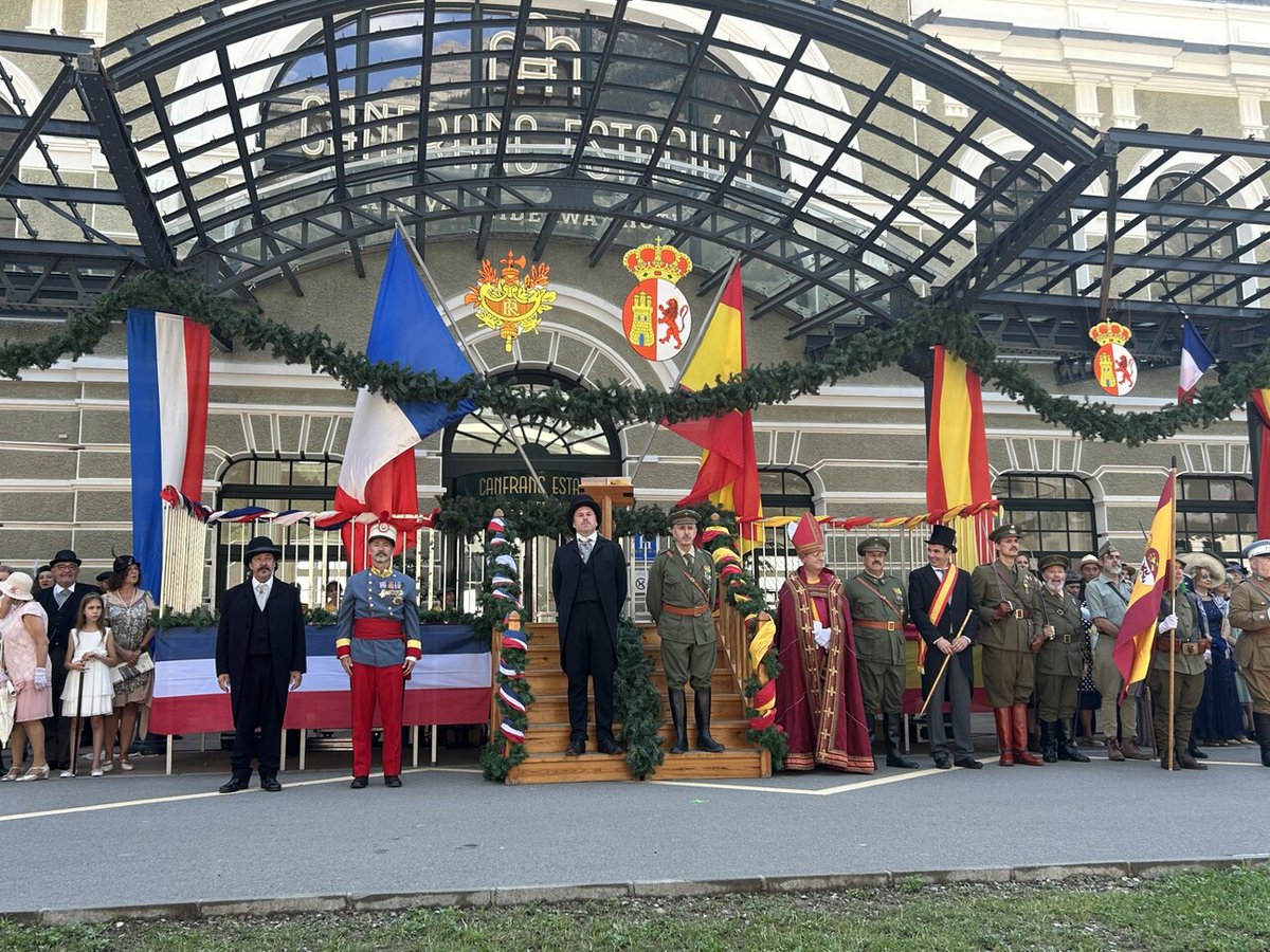 cope_jaca's tweet image. 🚂 Canfranc: ¡su historia ferroviaria ✨  X Recreación de la Estación Internacional. ¡Un viaje al pasado para impulsar el futuro!
👇👇👇
 ver.cope.es/erior2