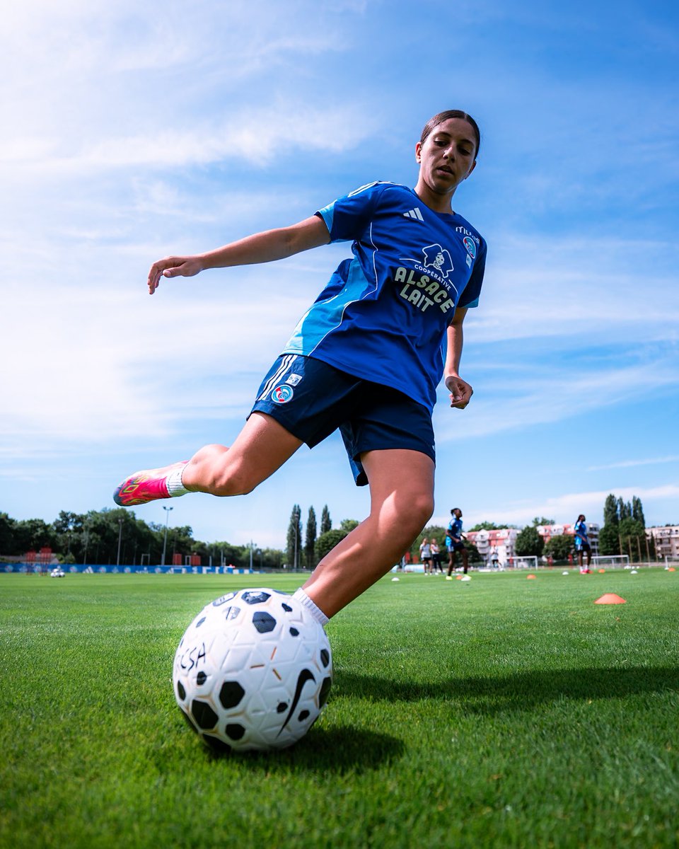 RCSA_Feminines's tweet image. Déjà sur le terrain ⚽️
#ArkemaPL