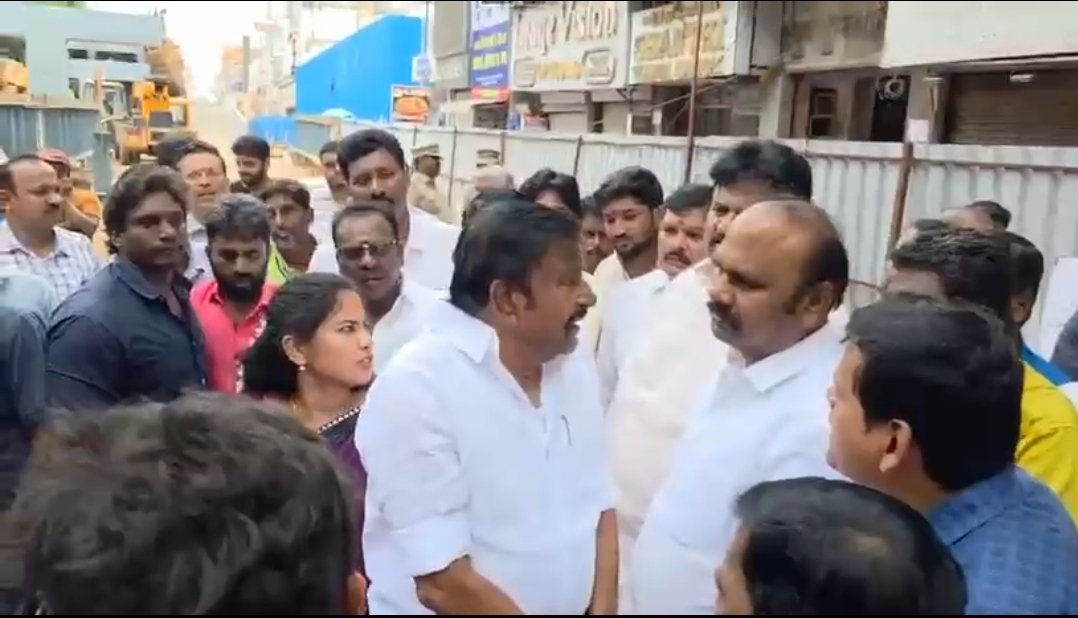 சென்னை தென்மேற்கு மாவட்டம் தியாகராய நகர் தொகுதியில் தமிழகம் முதல்வர் <a href="/mkstalin/">M.K.Stalin</a> அவர்களின் உத்தரவின் பேரில் மக்களின் பெரும் எதிர்பார்ப்பில் நடைபெற்றுக் கொண்டிருக்கின்ற  தியாகராய நகர் உஸ்மான் ரோடு பாலம் பணியினை  மாண்புமிகு அமைச்சர்  <a href="/KN_NEHRU/">K.N.NEHRU</a>  அவர்களோடு நேரில் பார்வையிட்டு பணியினை