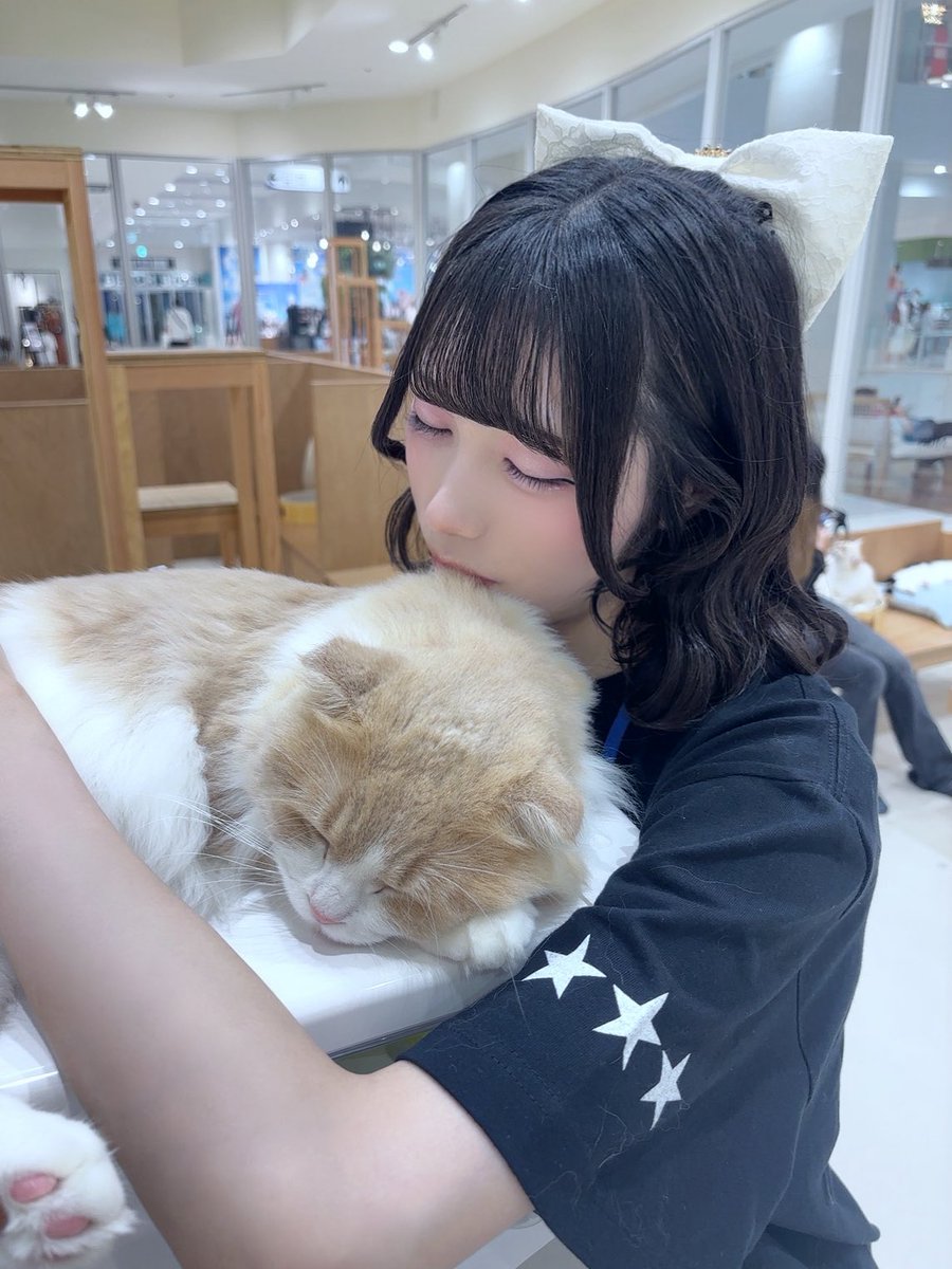 りなとにゃんこ🐈‍⬛⸒⸒⸒⸒🐾