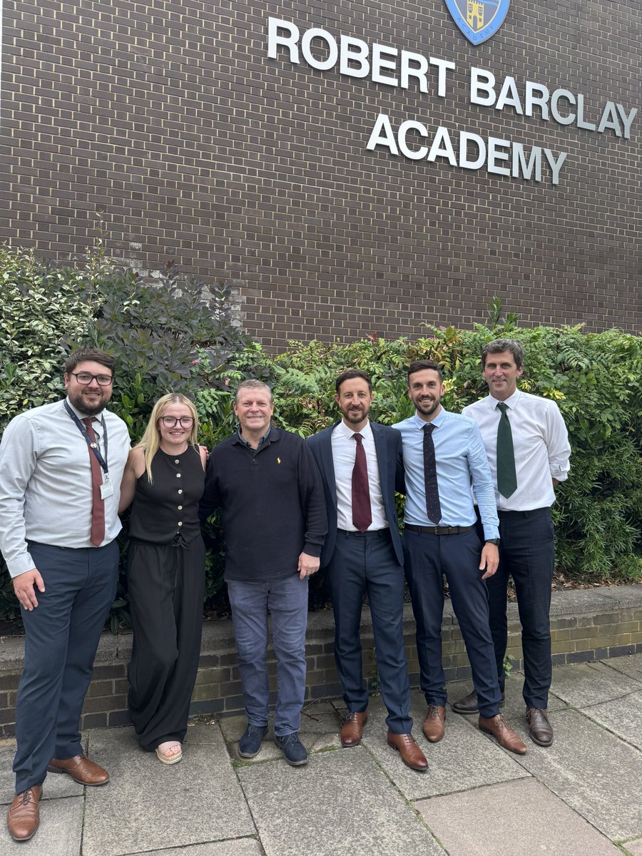 A brilliant night yesterday evening at our Sports Awards Evening – celebrating talent, teamwork &amp; dedication!
Well done to all our athletes and a big thank you to Micky Hazard for joining us.