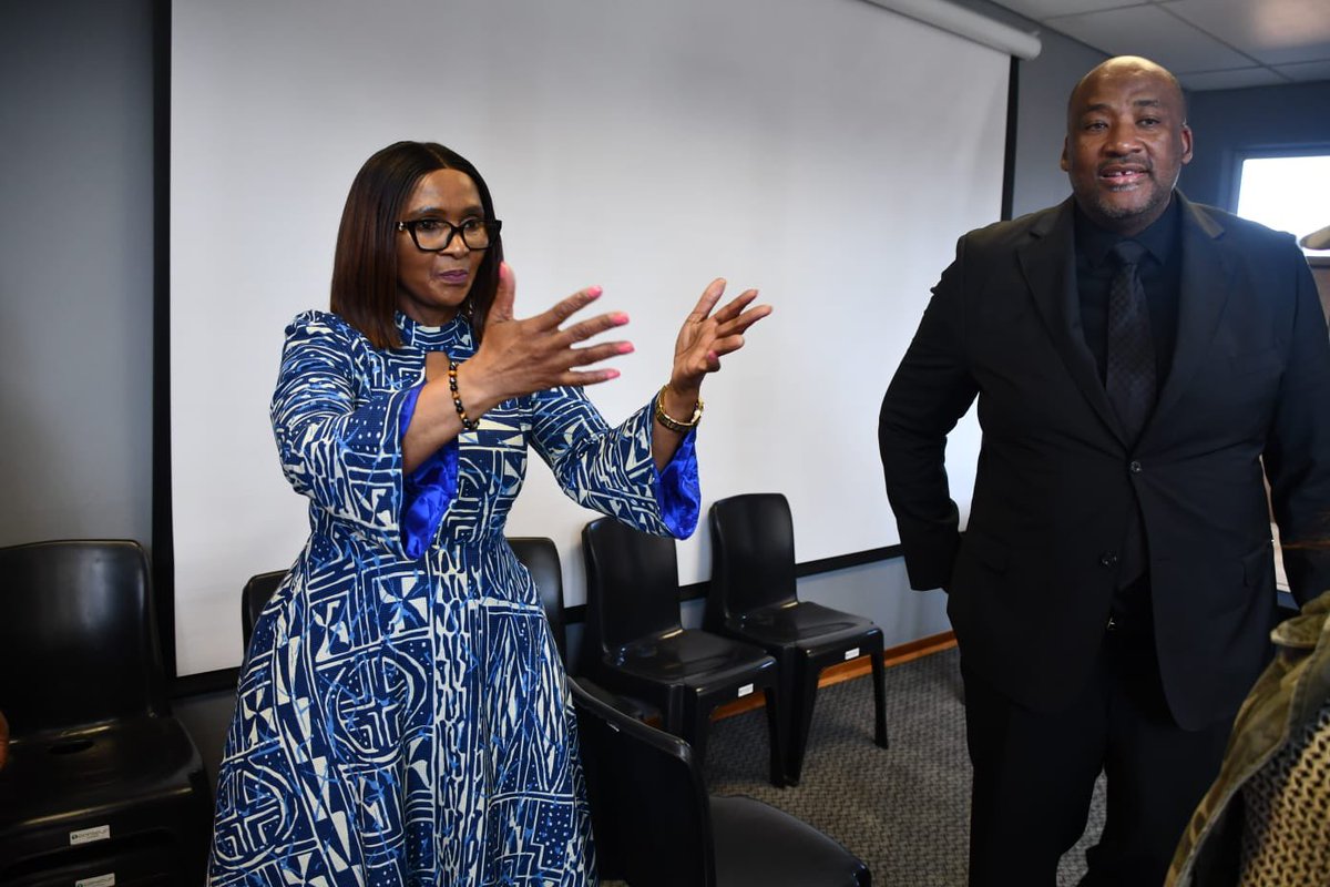 GaytonMcK's tweet image. We have opened a State of the Art library in Wepener today. Well done to everyone that made this possible today on Mandela Day.