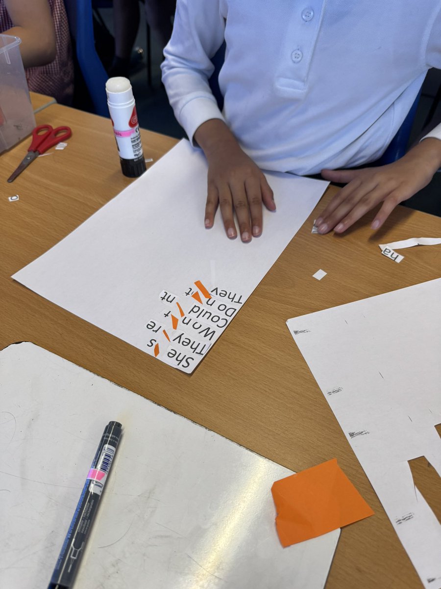 MrsTaylorBH's tweet photo. Working on contractions this morning in #BusheyHeathWriting in Year 2! Lots of super work! @MissPodroBH @busheyheathjm https://t.co/QCU72I34iO