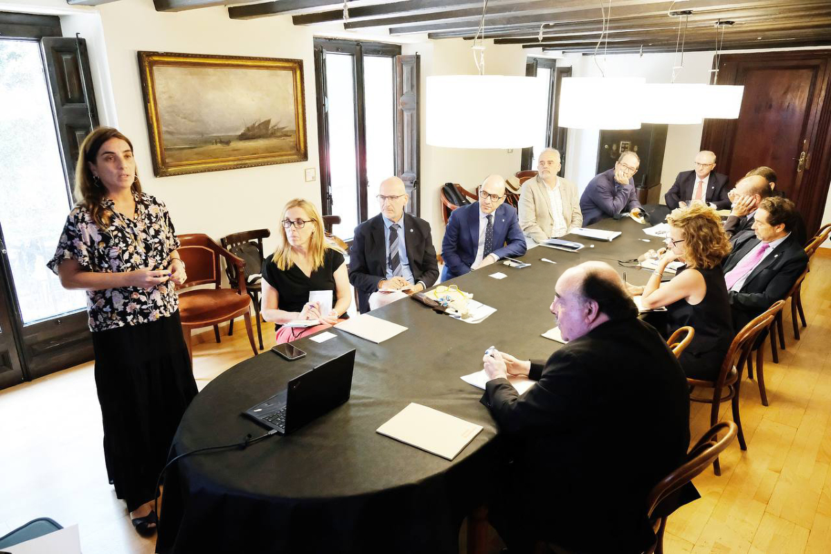 recercauniscat's tweet image. 📍 Cimera del sistema universitari català
📢La consellera Núria Montserrat es reuneix amb rectores i rectors de les universitats catalanes
🤝Aborden, entre altres assumptes, el desplegament del Pla Estratègic de Recerca i Universitats i es defineixen objectius, reptes i fites
